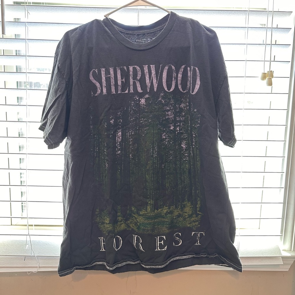 Urban outfitters, Sherwood Forest, graphic tee!